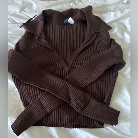 Brown long sleeve tight fitting going out shirt - Picture 4 of 4